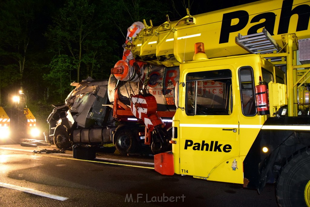 VU Gefahrgut LKW umgestuerzt A 4 Rich Koeln Hoehe AS Gummersbach P747.JPG - Miklos Laubert